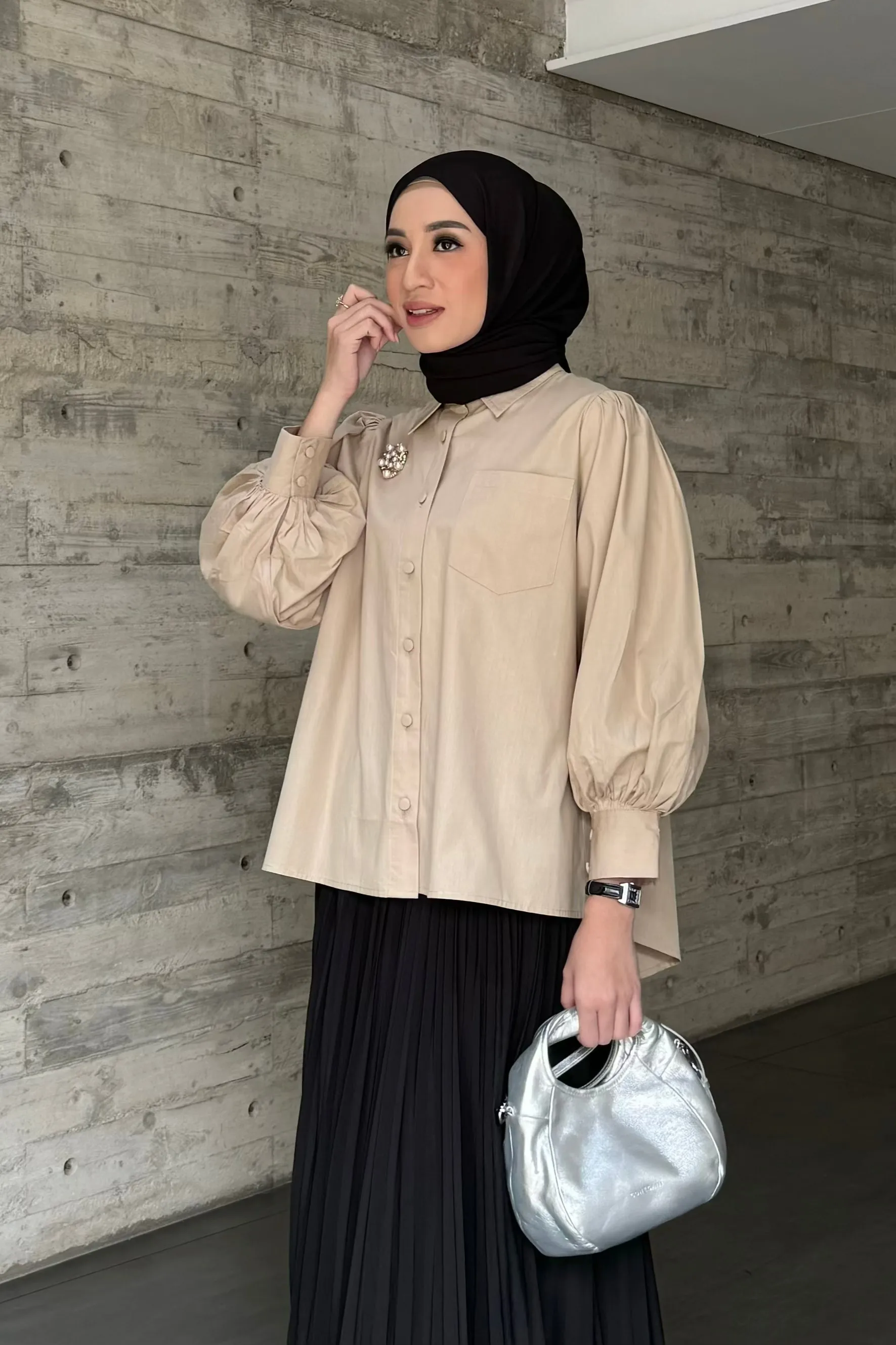 Avika Blouse - Beige - Atasan Katun Blouse Wanita Lengan Panjang - TP1640040