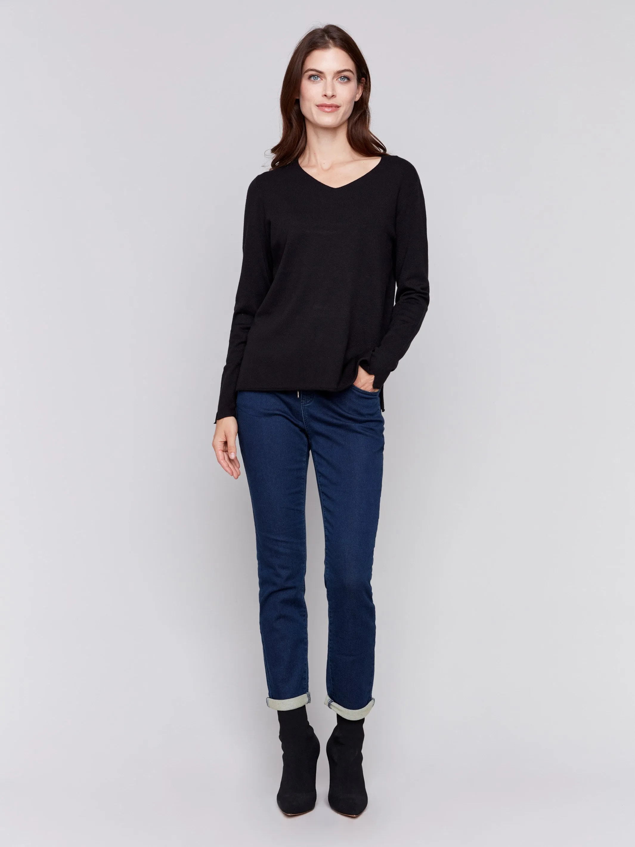 Basic V-Neck Sweater - Black