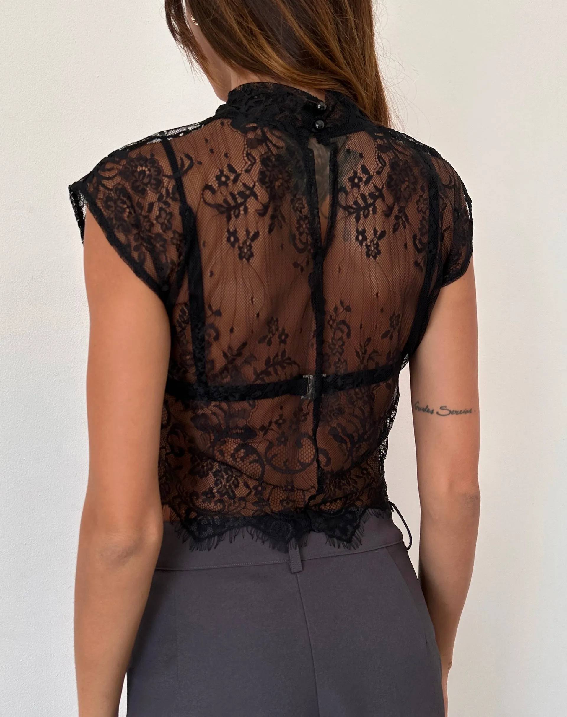 Nioly Unlined Top in Black Eyelash Lace