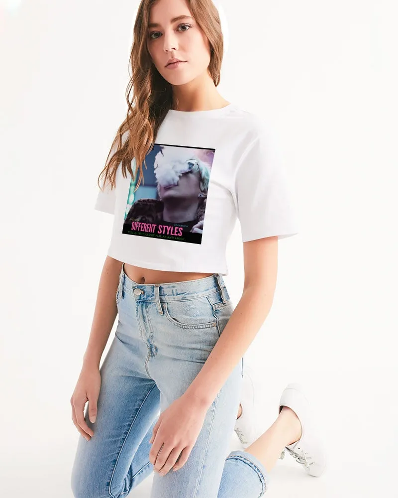 This is Frezh Issue Cover   Women's Cropped Tee